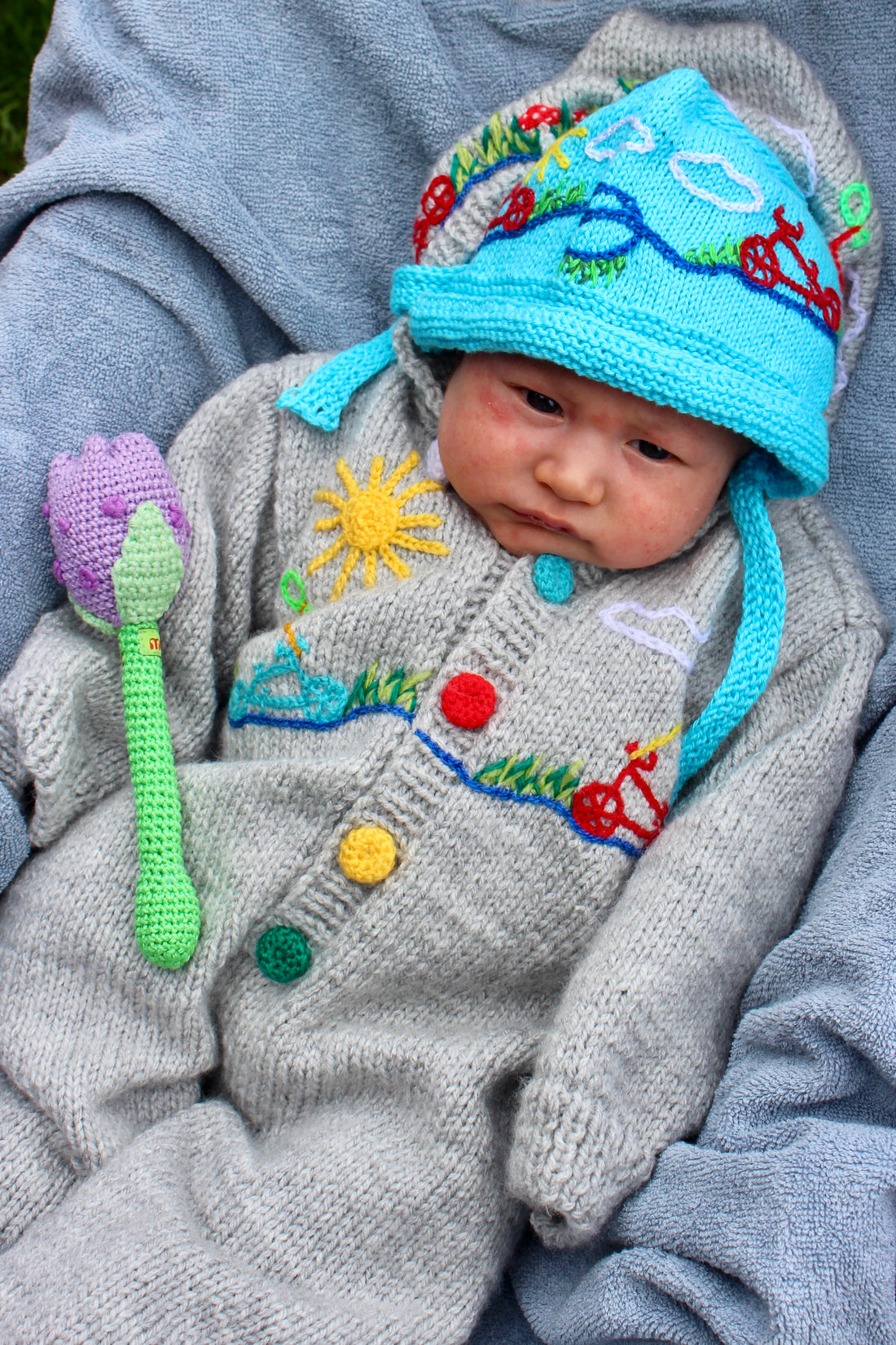 Dotted Tulip Rattle